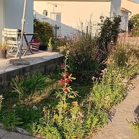 Nyaraló Maison Avec Jardin Pres De *